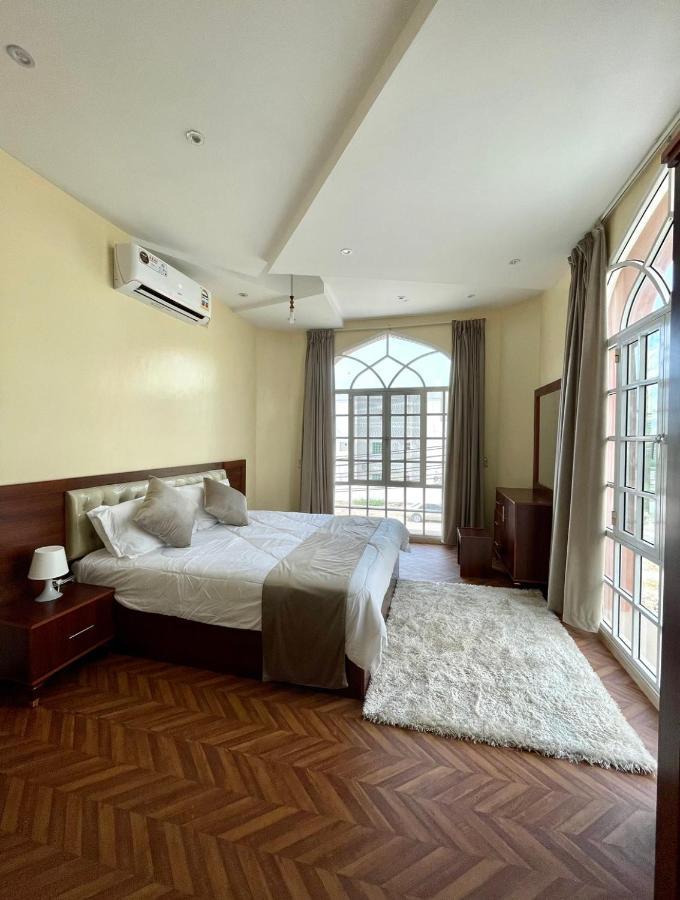 Deluxe Apartment *